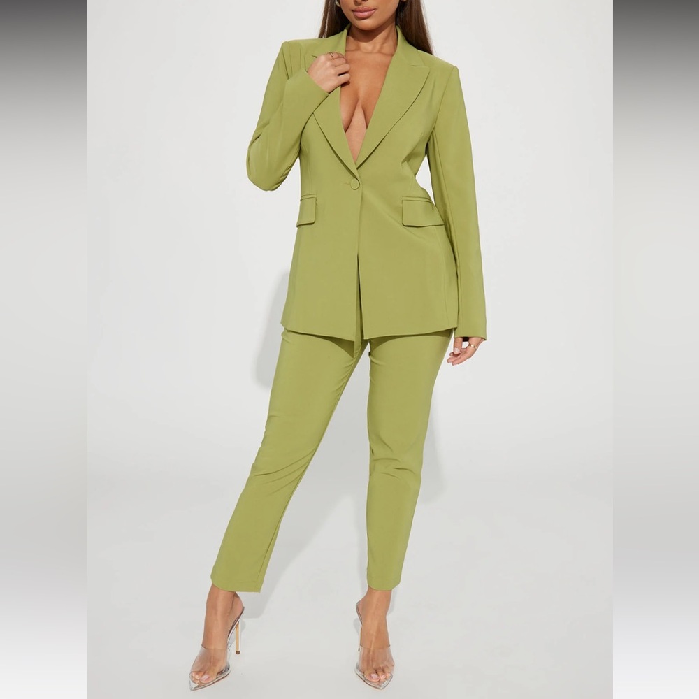 Fashion Nova Beat Boss Blazer Set- Green